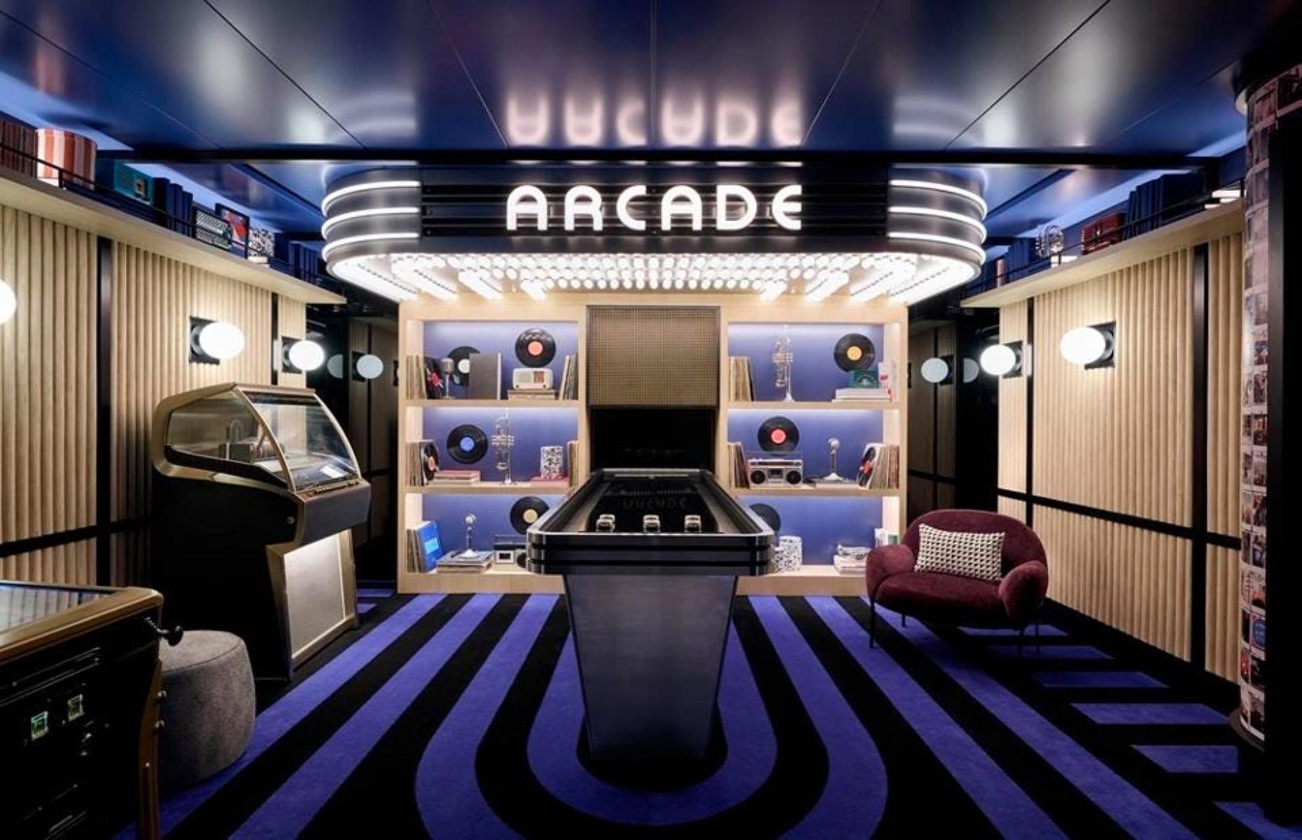 Chase Sapphire Lounge by The Club, LaGuardia Airport, New York, USA